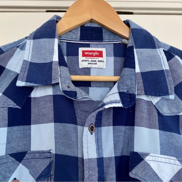 Wrangler | Navy Buffalo Plaid Flannel Button Down - Picture 4 of 8